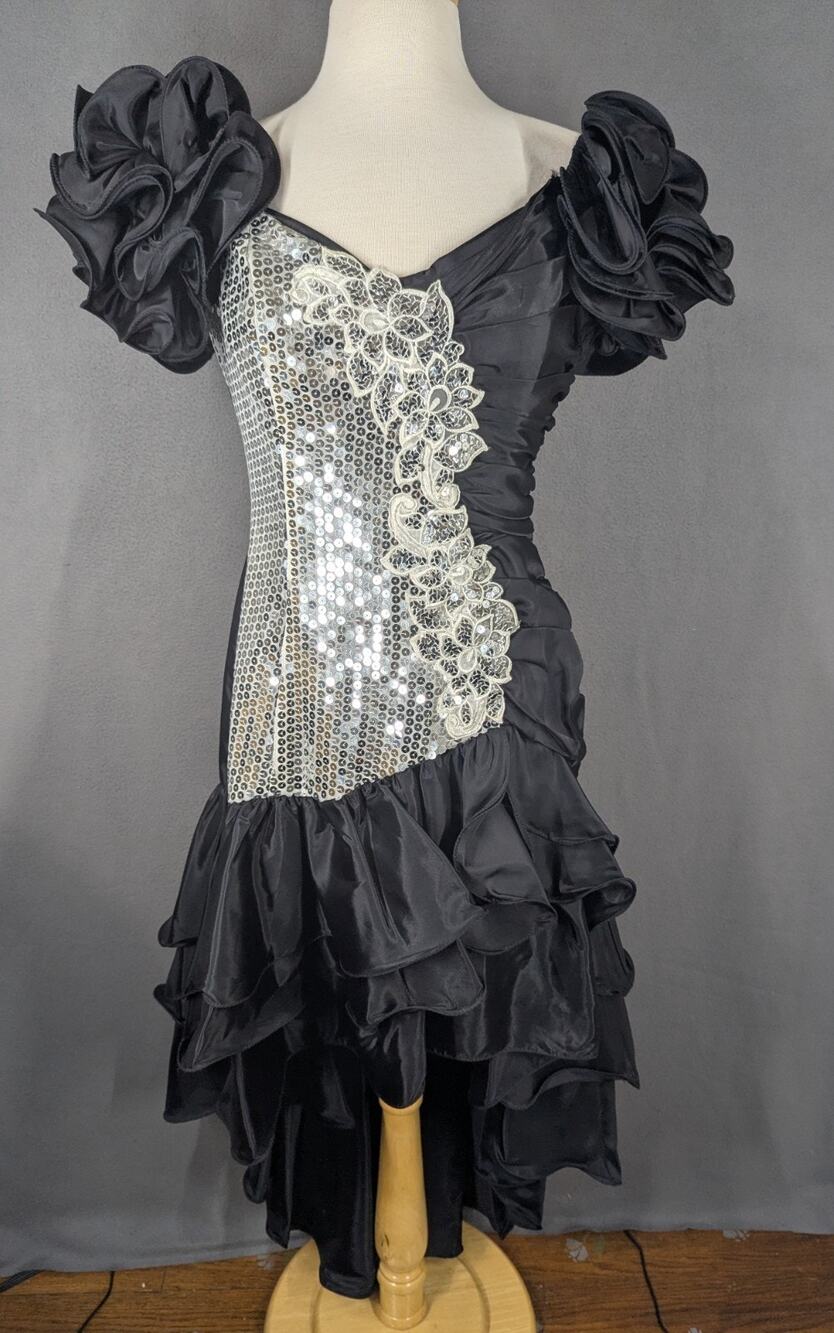 VTG 80s/90s Black Prom Dress Floral Sequins Ruffle Tiered Sweetheart Small